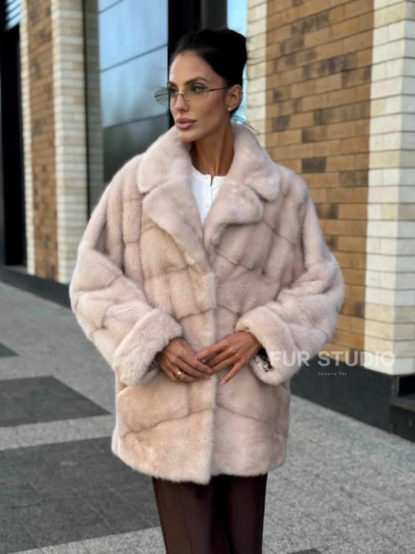 Шуба норковая пудрового цвета с английским воротником