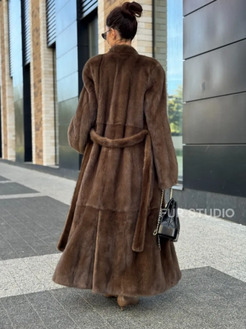 Длинное норковое пальто - шуба в цвете соболь