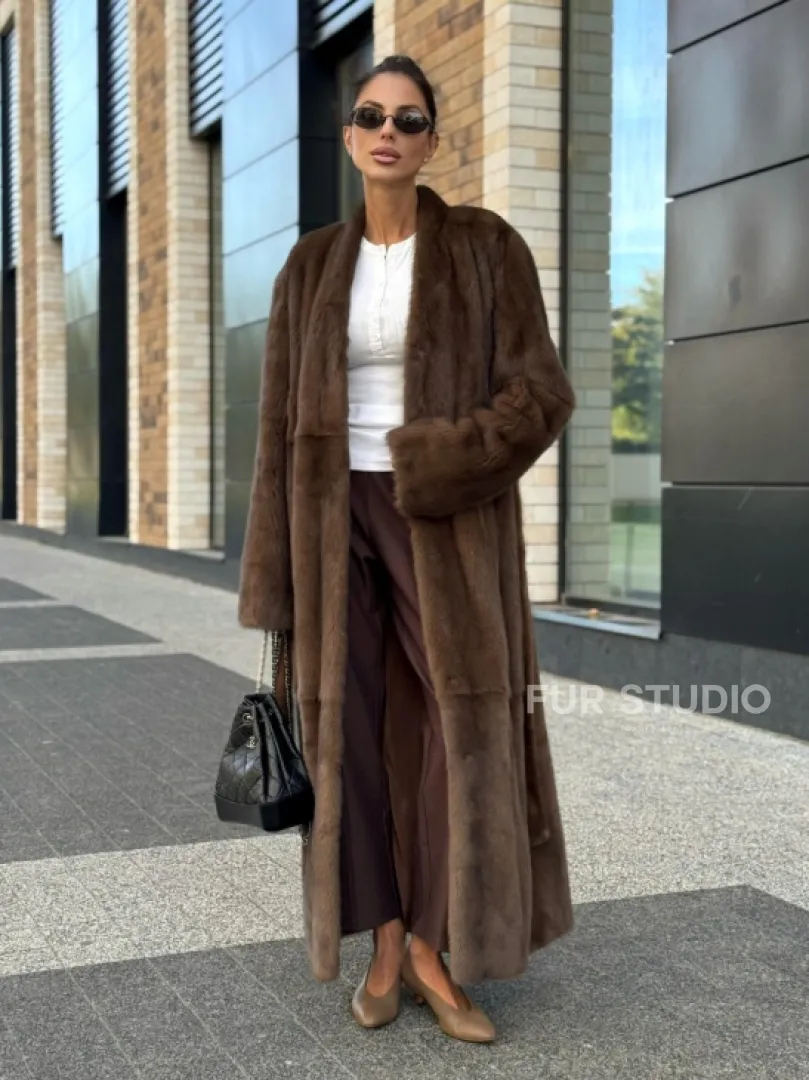 Длинное норковое пальто - шуба в цвете соболь
