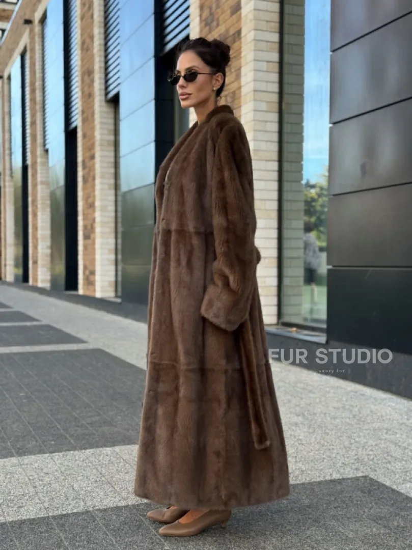 Длинное норковое пальто - шуба в цвете соболь