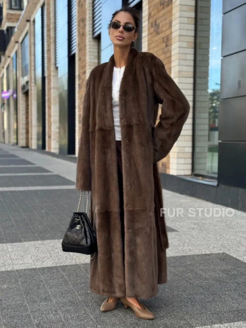 Длинное норковое пальто - шуба в цвете соболь