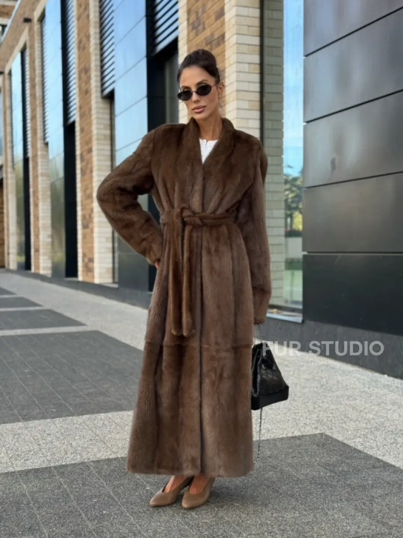 Длинное норковое пальто - шуба в цвете соболь