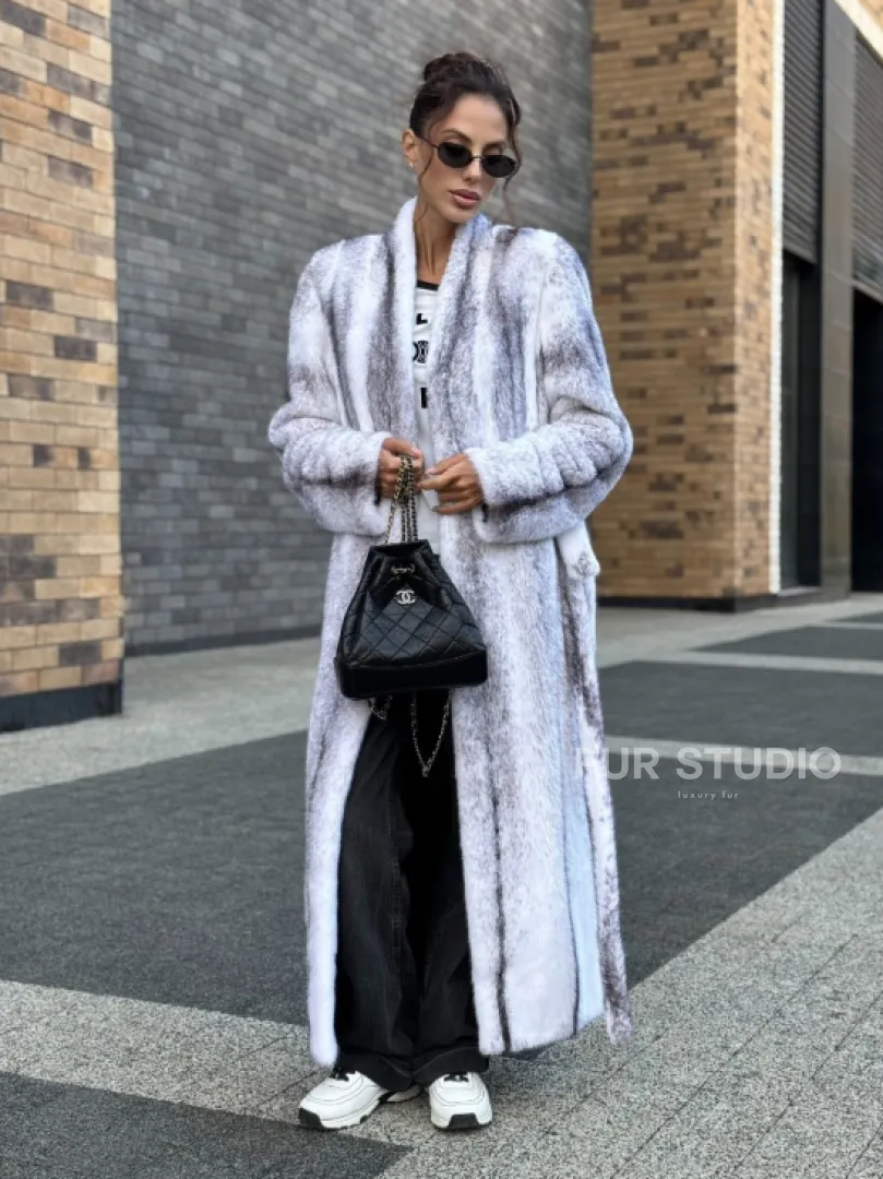 Длинная шуба из натурального импортного меха норки крестовки