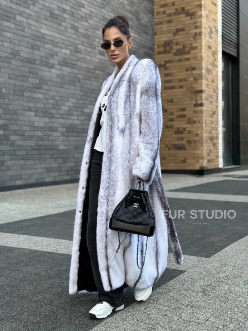 Длинная шуба из натурального импортного меха норки крестовки