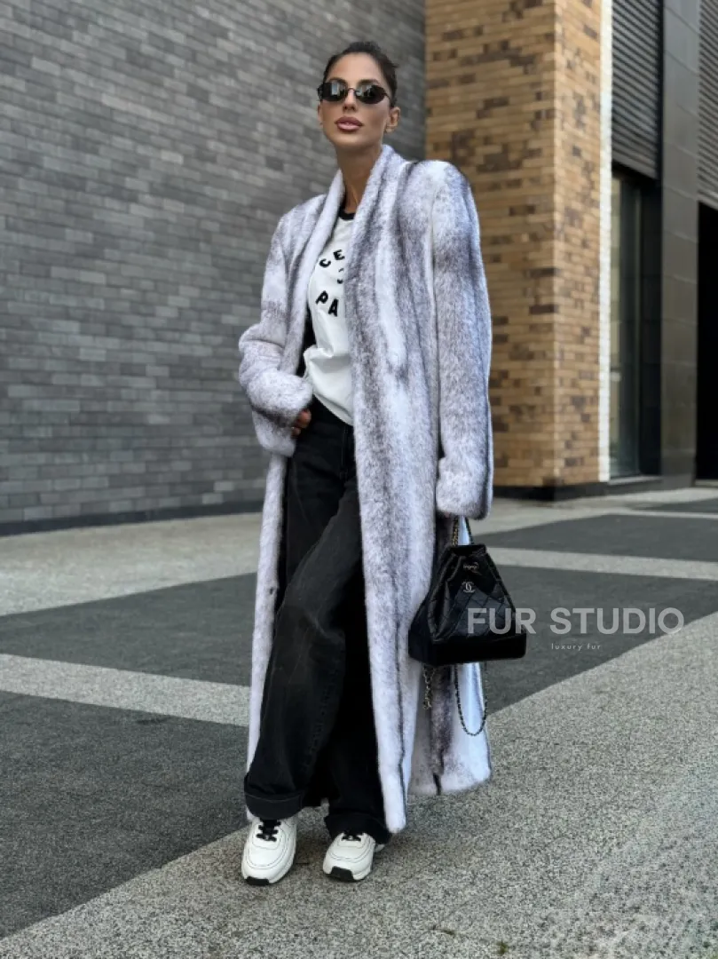 Длинная шуба из натурального импортного меха норки крестовки