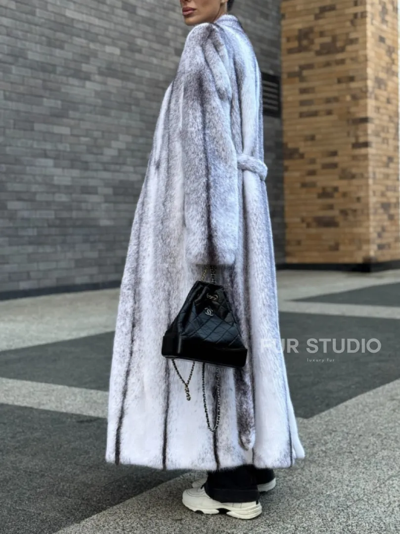 Длинная шуба из натурального импортного меха норки крестовки