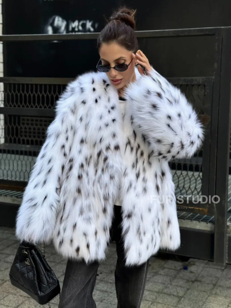 Шуба из меха белой аукционной лисы под рысь, ручная работа - фото 1