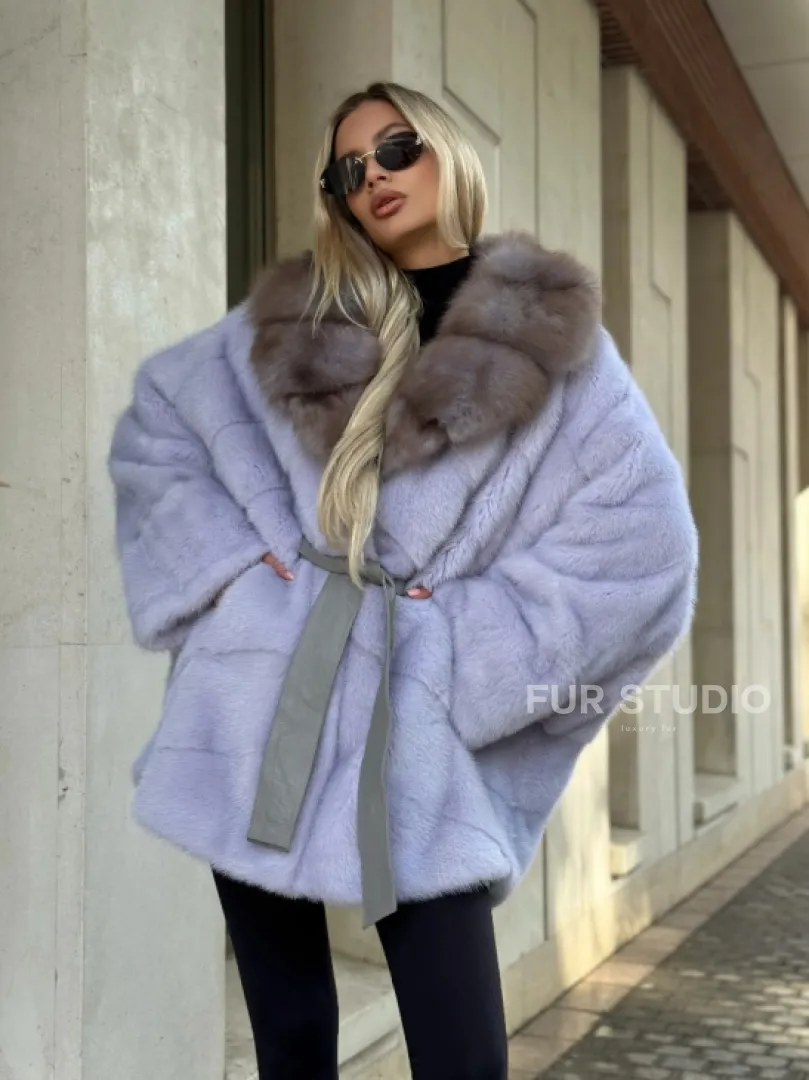 Шуба из норки короткая с куницей воротник