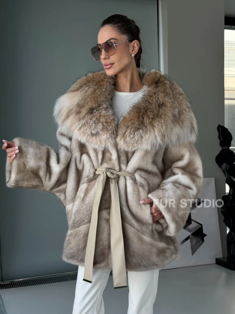 Шуба летучая мышь из норки Ivory с капюшоном из меха рыси - фото 16