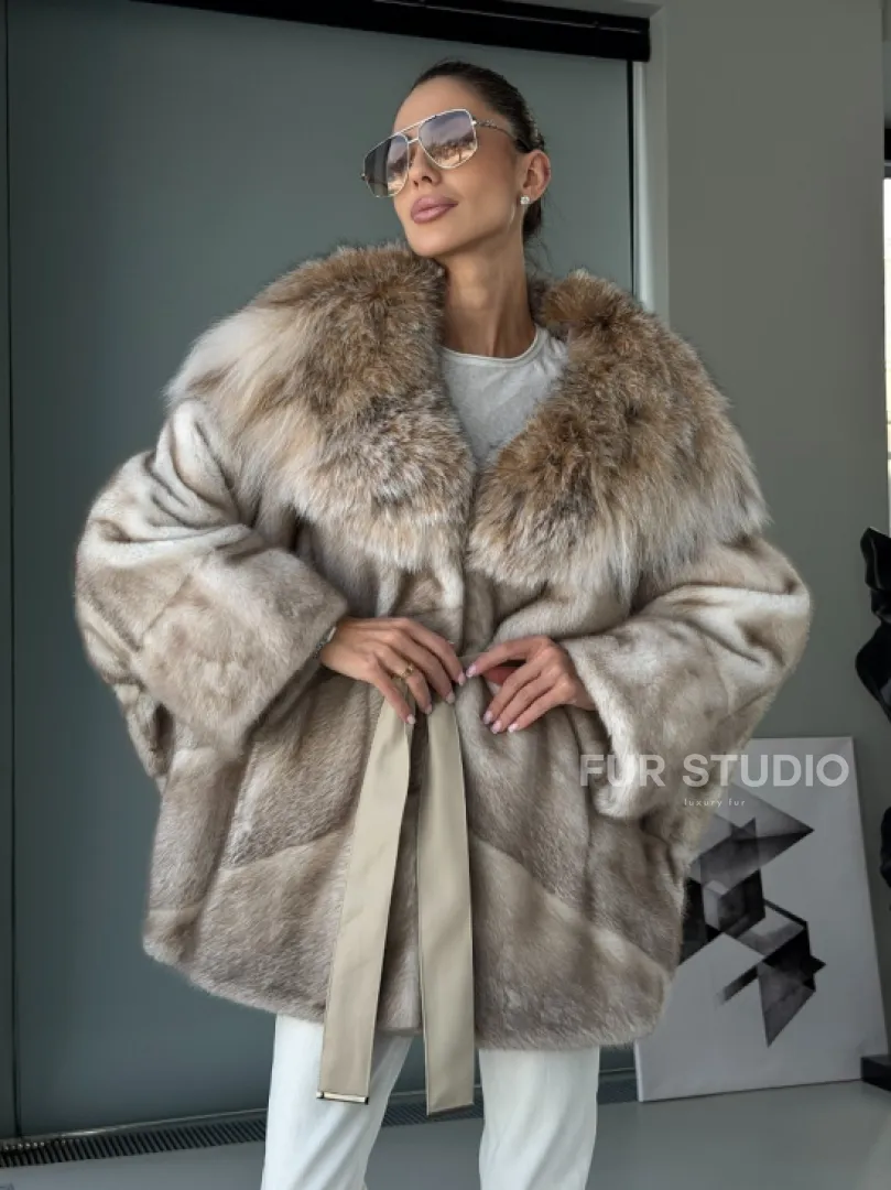 Шуба летучая мышь из норки Ivory с капюшоном из меха рыси - фото 17