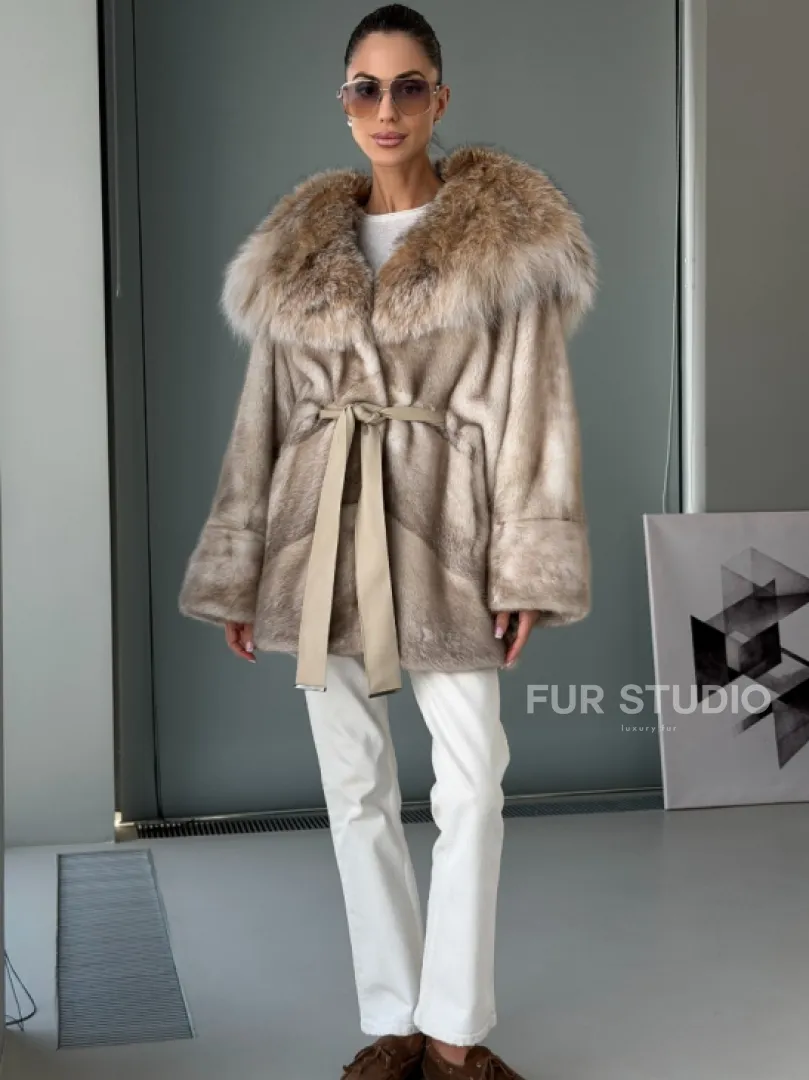 Шуба летучая мышь из норки Ivory с капюшоном из меха рыси - фото 7