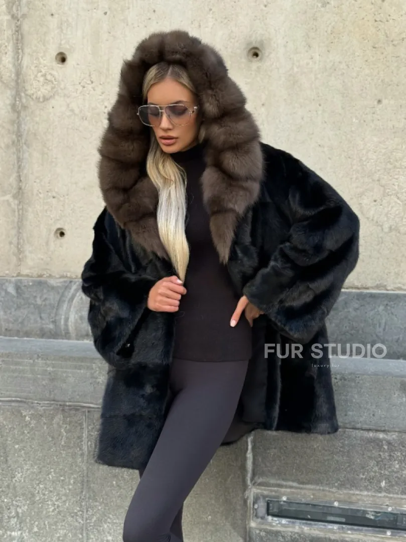 Черный норковый полушубок с капюшоном куница - фото 8