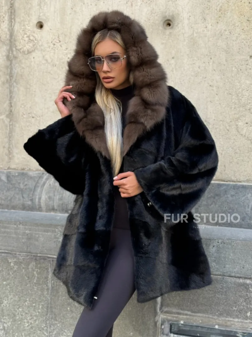 Черный норковый полушубок с капюшоном куница - фото 6
