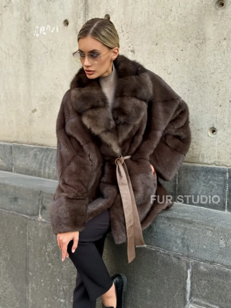 Полушубок норковый женский с воротником куница - фото 8