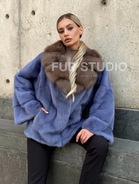 Короткая шуба норковая с воротником из куницы - фото 8