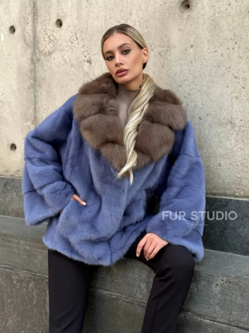 Короткая шуба норковая с воротником из куницы - фото 8