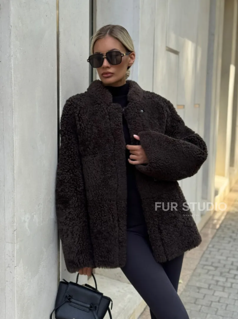 Двусторонняя коричневая дубленка из овчины - фото 7