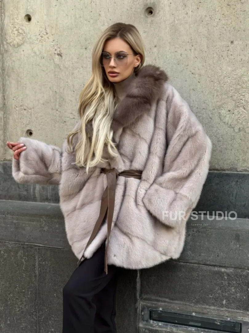 Шуба норковая летучая мышь с воротником куницы - фото 5