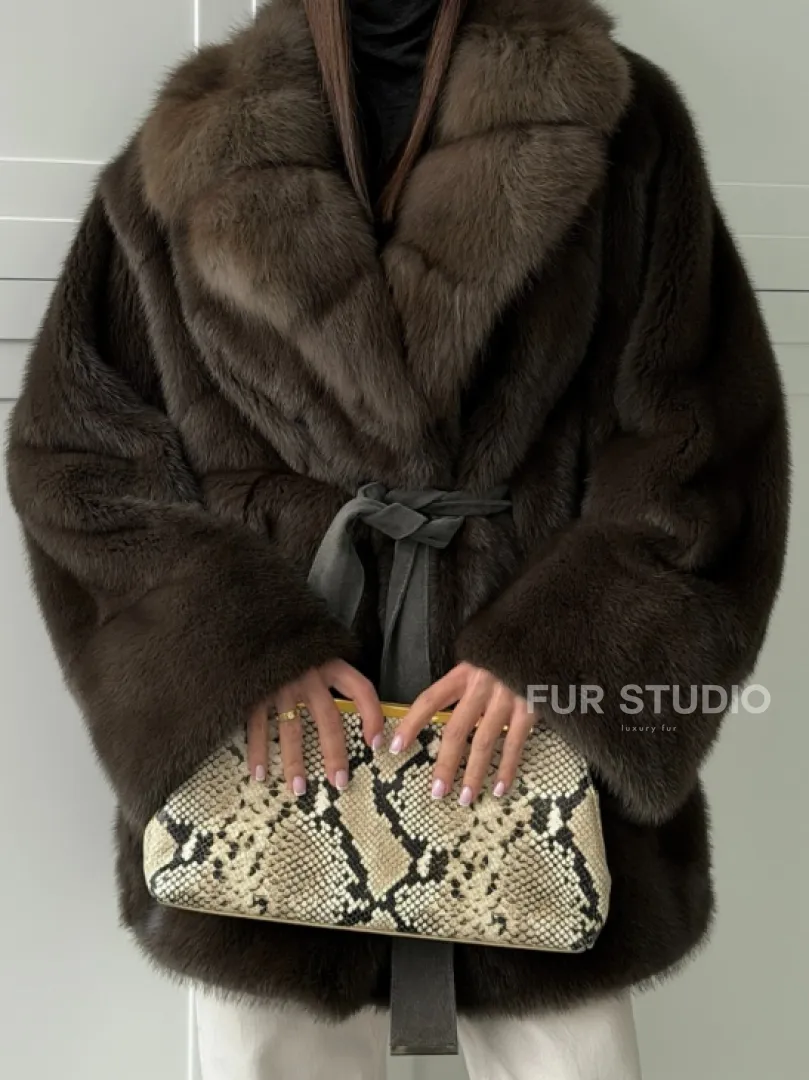 Шуба норковая летучая мышь с воротником из куницы - цвет хаки - фото 1