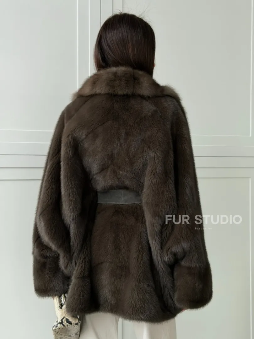 Шуба норковая летучая мышь с воротником из куницы - цвет хаки - фото 7