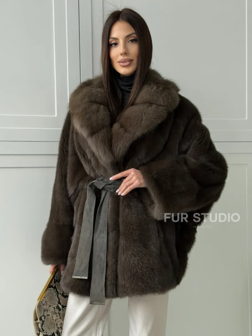 Шуба норковая летучая мышь с воротником из куницы - цвет хаки - фото 0