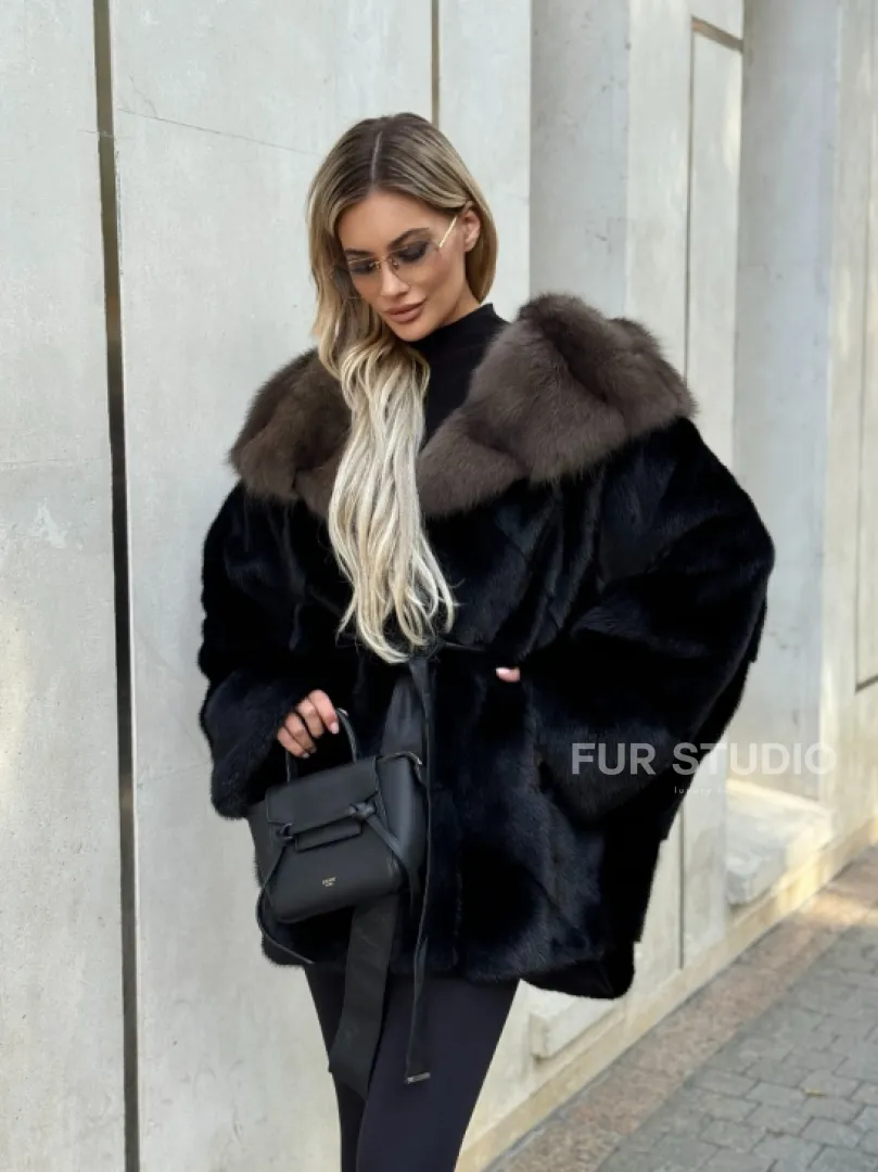 Черная норковая шуба летучая мышь с капюшоном из куницы - фото 12