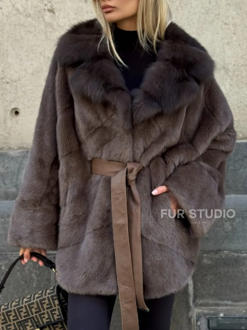 Женская норковая шуба свободного силуэта с воротником куницы - фото 3
