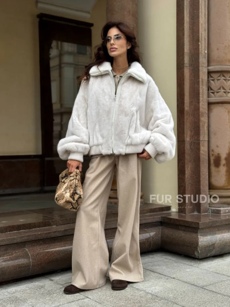 Бомбер оверсайз из аукционной норки жемчужно-натурального цвета