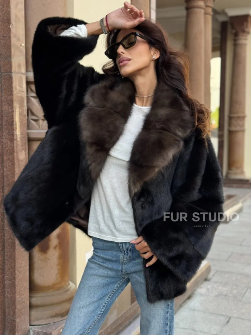 Короткая норковая шуба махагон с воротником из куницы