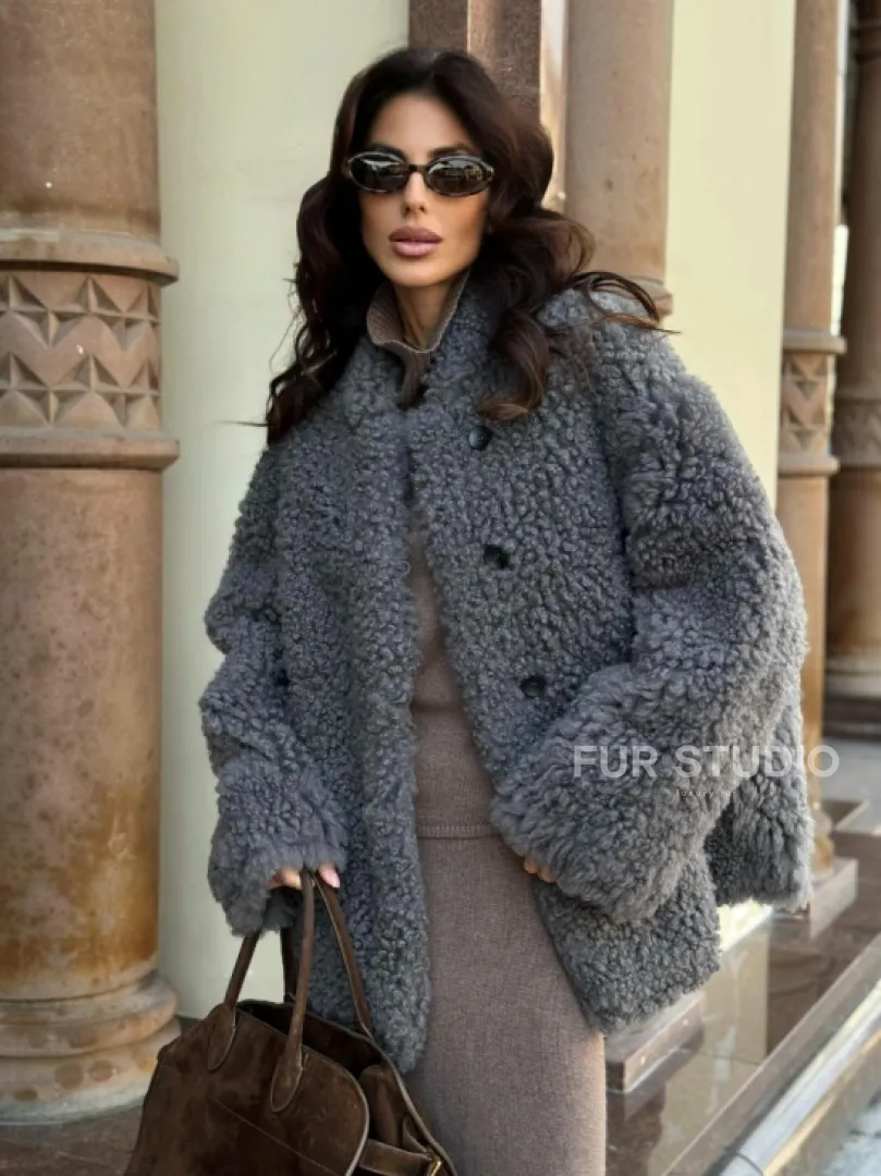 Дубленка серого цвета - двухсторонняя - фото 7