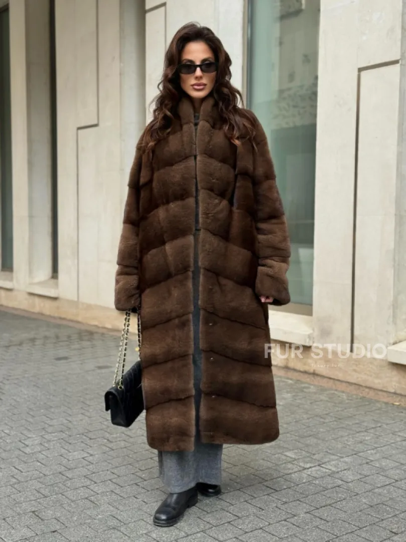 Шуба из плюшевой норки Velvet с V-образным воротником