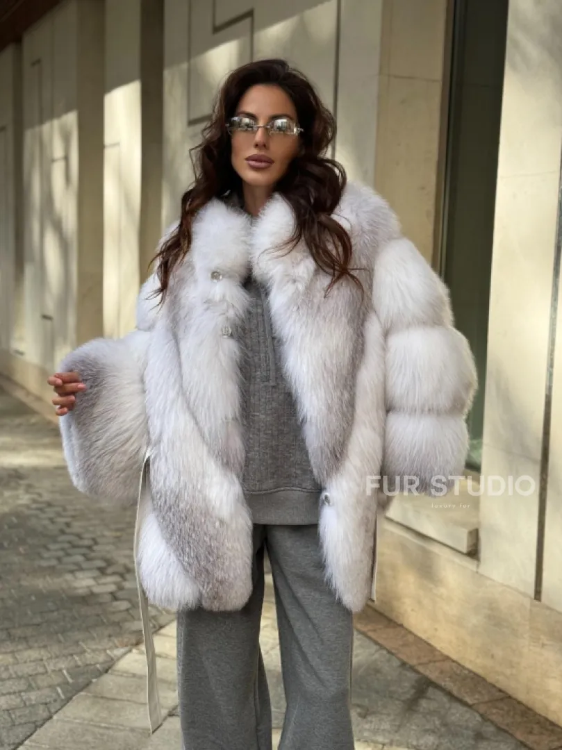 Шуба из меха альпийской лисы  