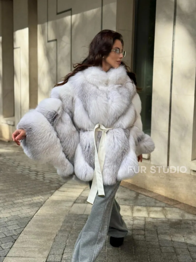 Шуба из меха альпийской лисы  