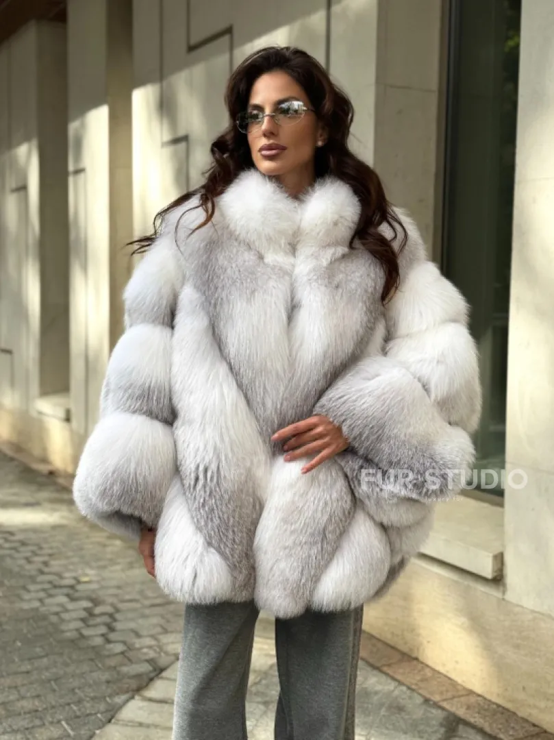 Шуба из меха альпийской лисы  