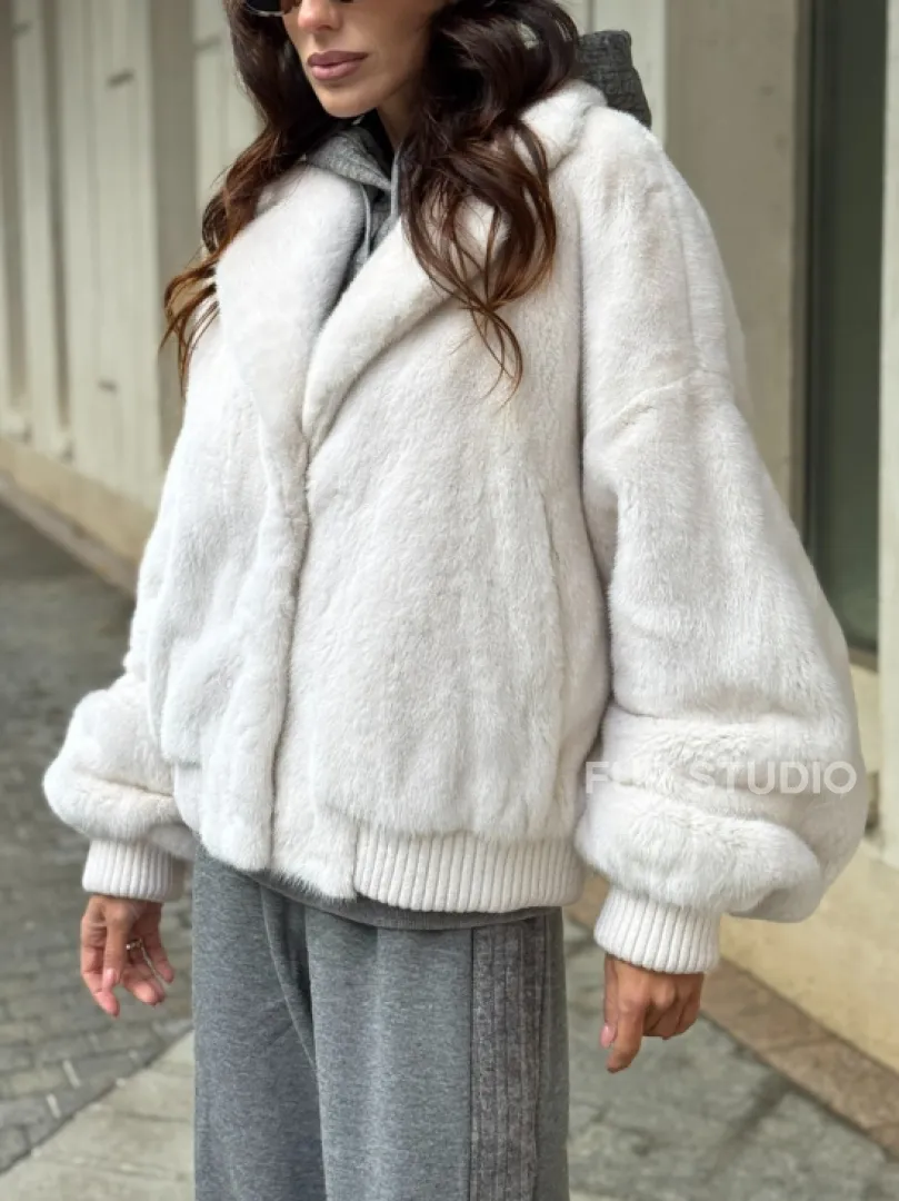 Белый норковый бомбер на резинке