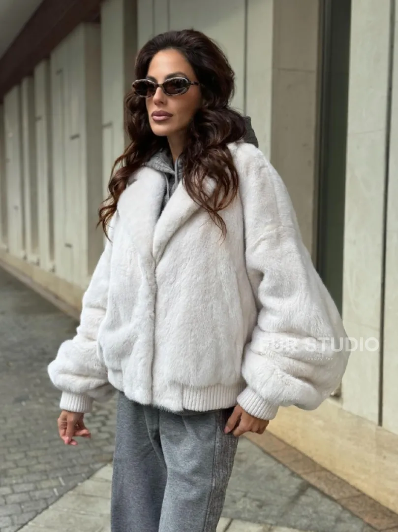 Белый норковый бомбер на резинке