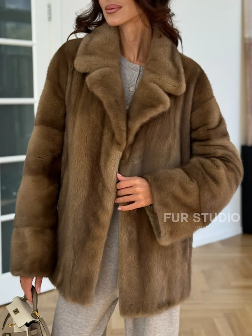 Бежевая короткая норковая шуба