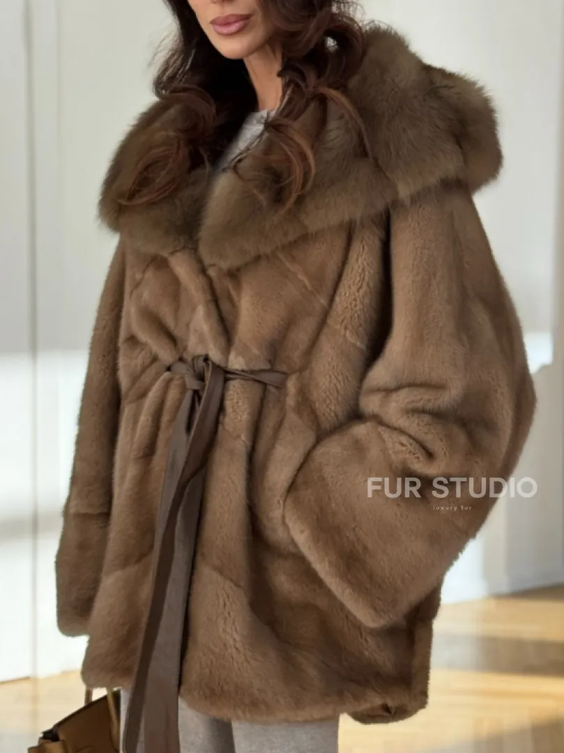 Шуба норковая бежевая с капюшоном - фото 1