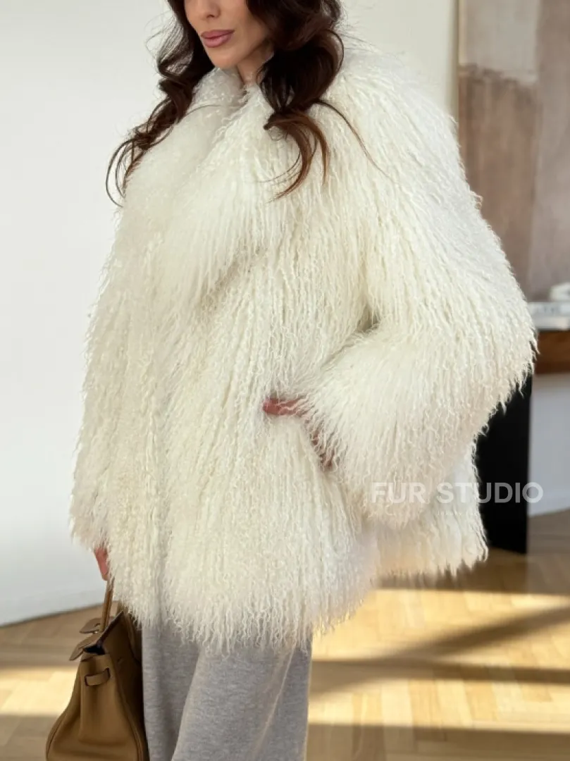 Шуба из ламы белая