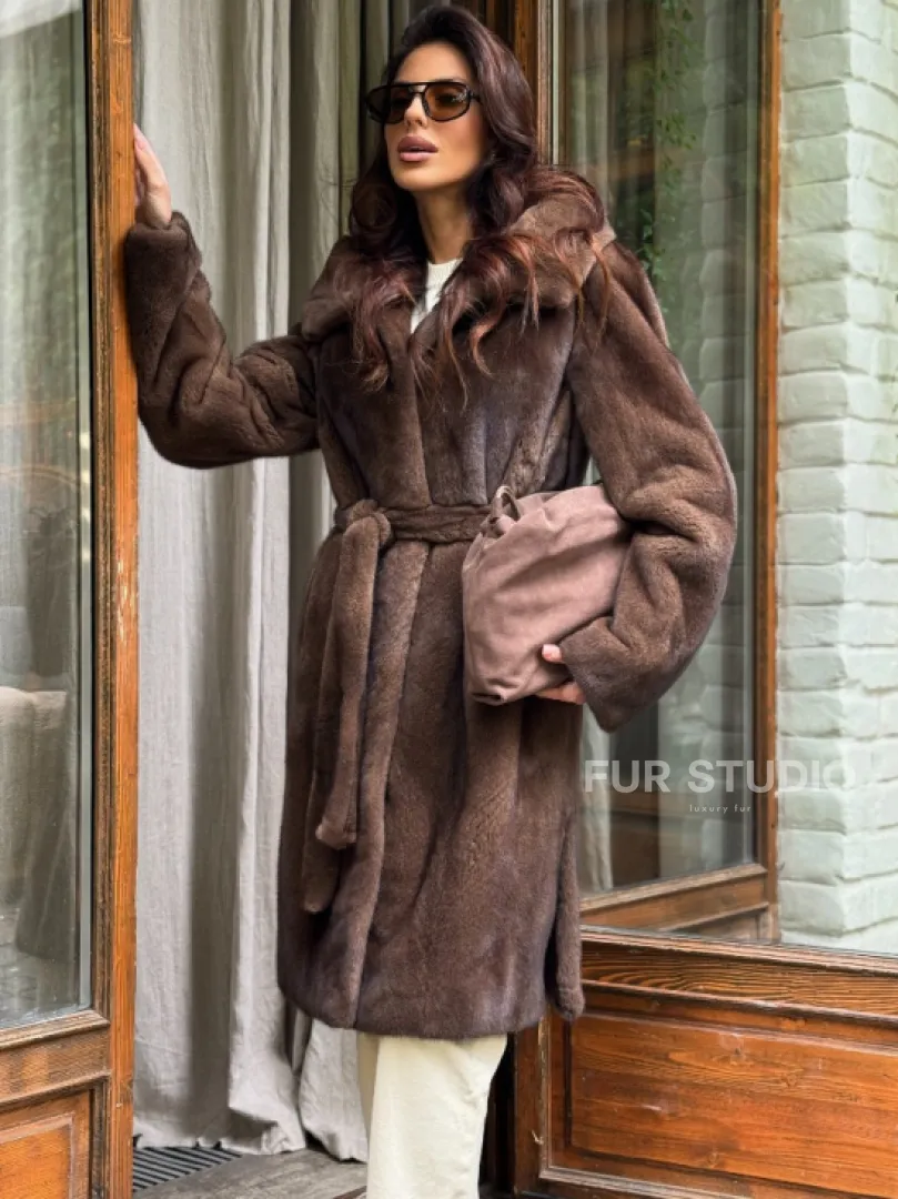Норковая шуба с капюшоном - цвет орех - фото 3