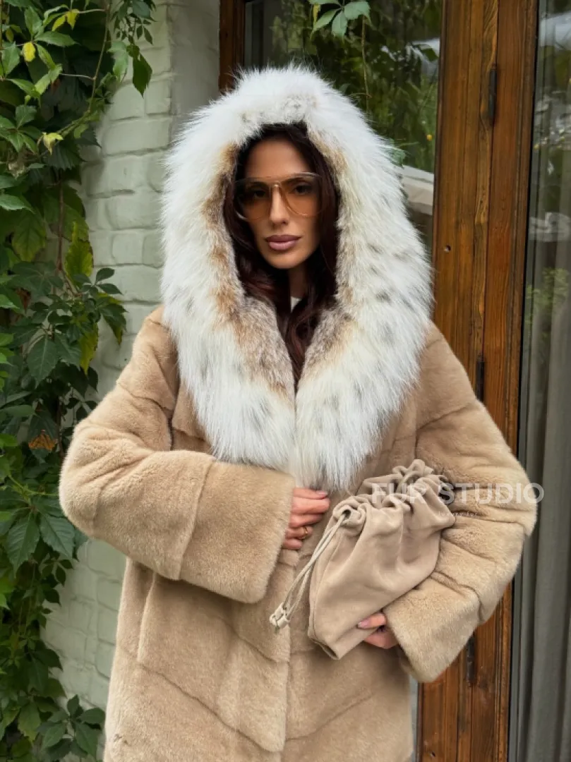 Бежевая норковая шуба с капюшоном рысь - фото 9
