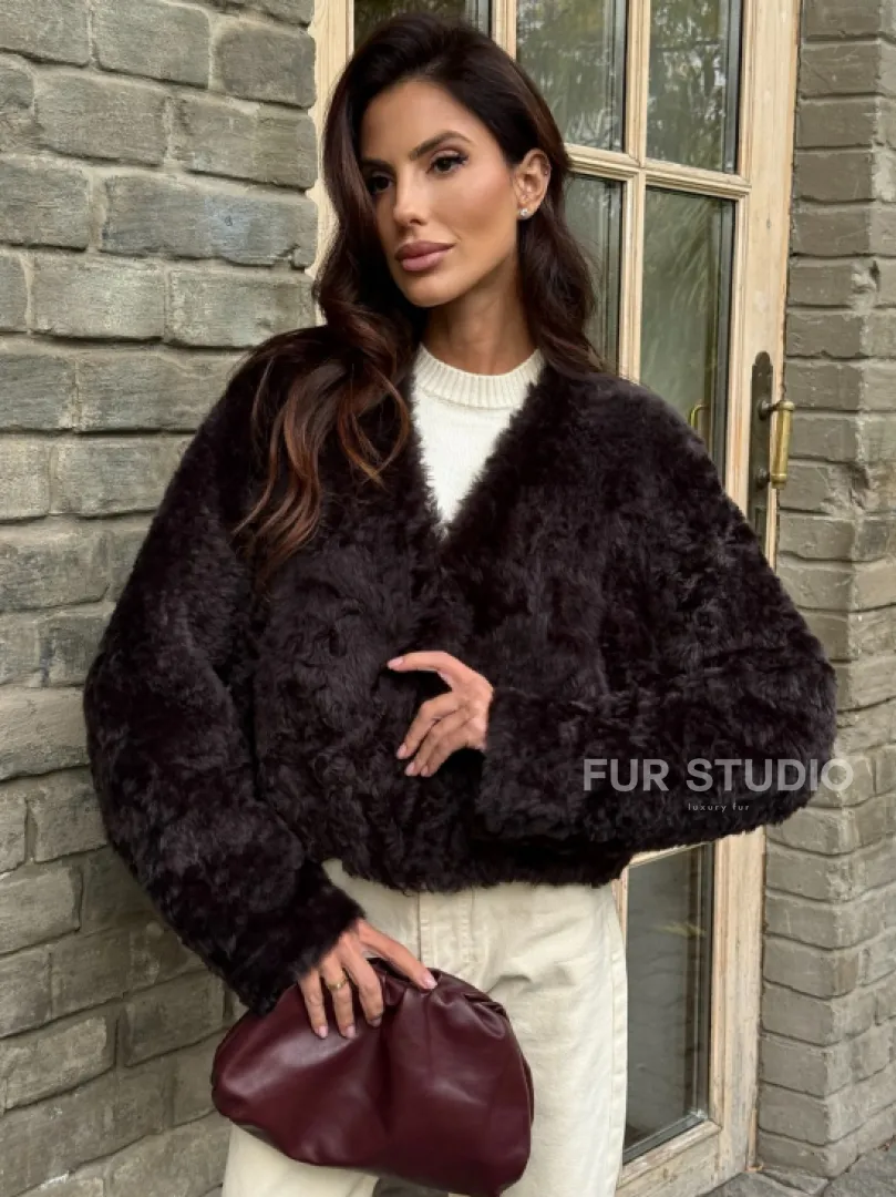 Укороченная шуба из овчины калган