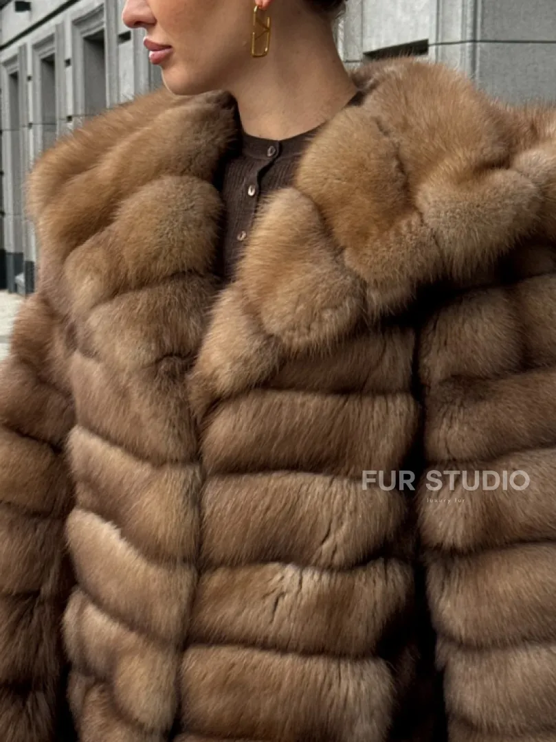 Шуба из натурального меха куницы с капюшоном