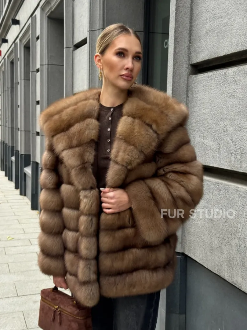 Шуба из натурального меха куницы с капюшоном