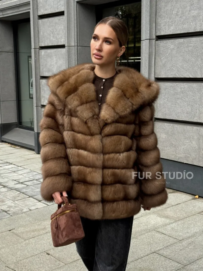 Шуба из натурального меха куницы с капюшоном