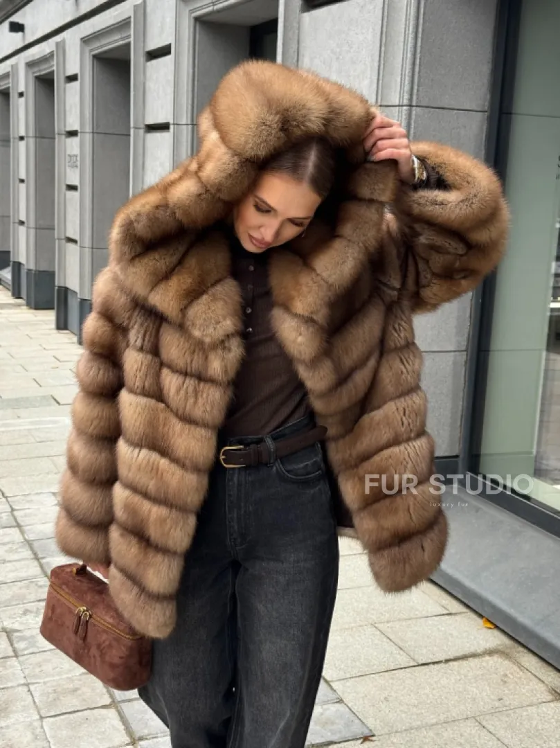 Шуба из натурального меха куницы с капюшоном