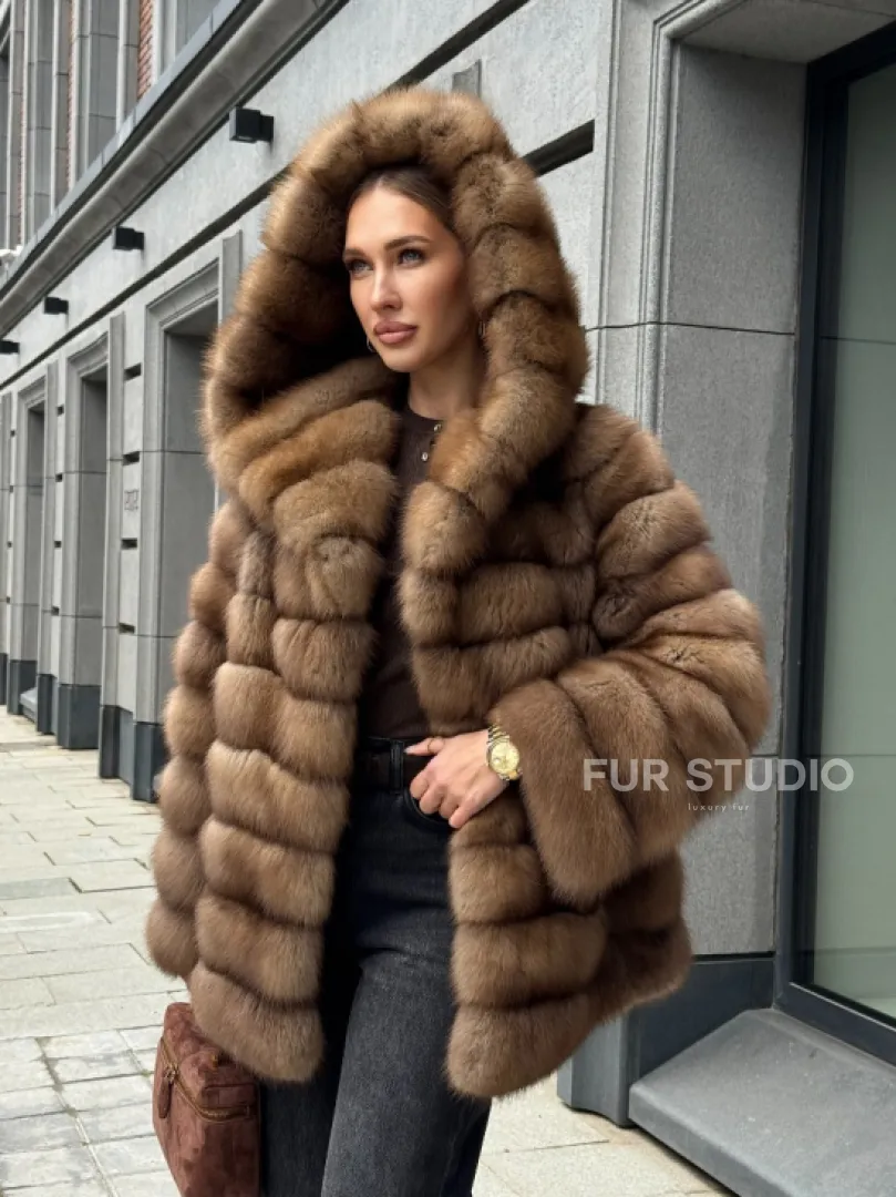 Шуба из натурального меха куницы с капюшоном - фото 16