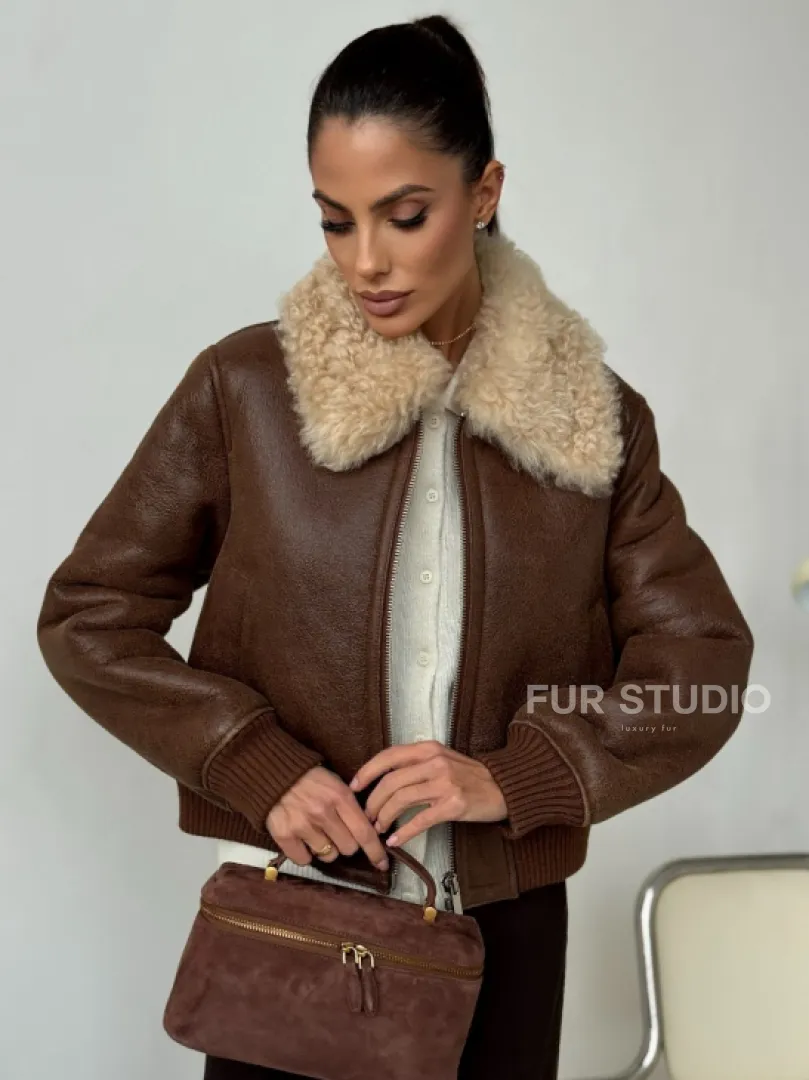 Короткая дубленка - женская - фото 7