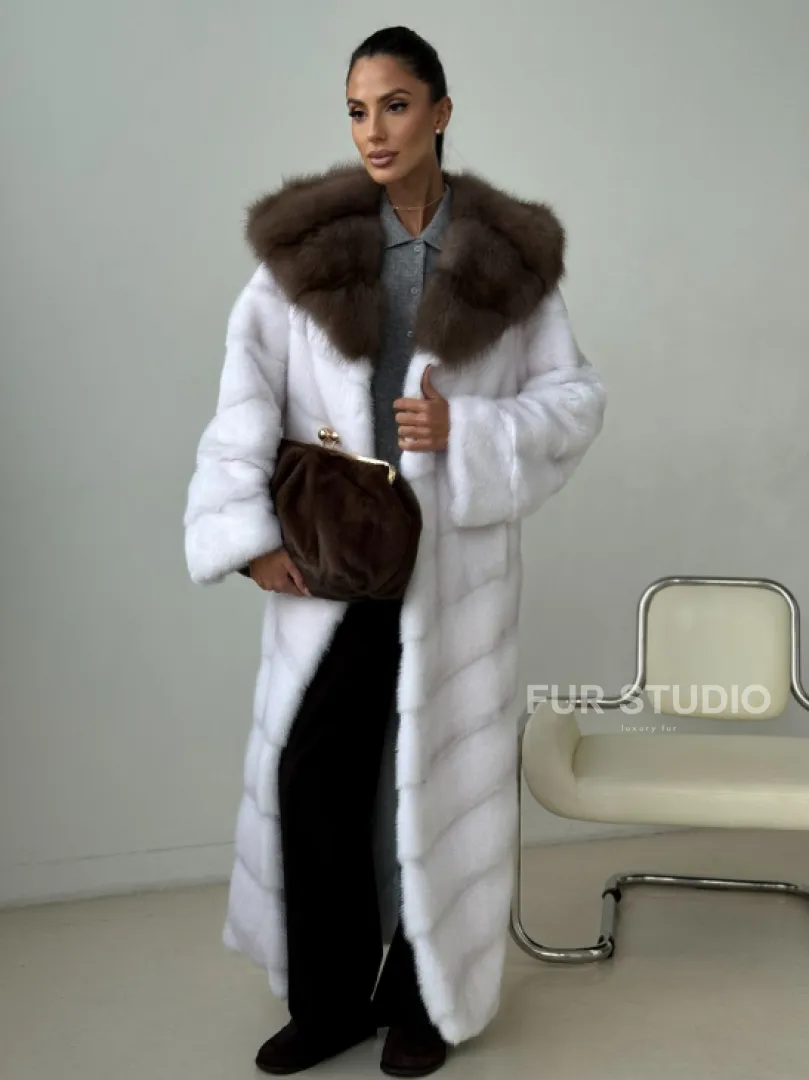 Белая норковая шуба с куницей капюшон - фото 9