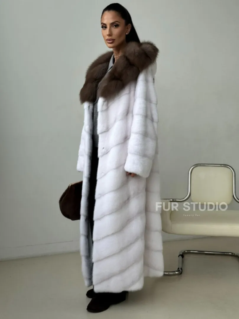 Белая норковая шуба с куницей капюшон - фото 7